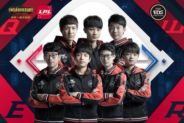 在篮板球的 在篮板球的