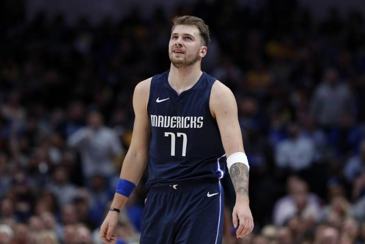 两场失利不 两场失利不