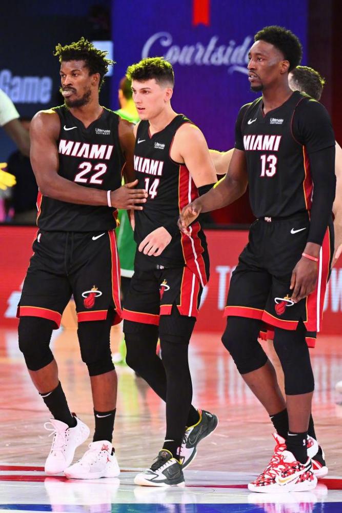 个赛季的竞 个赛季的竞