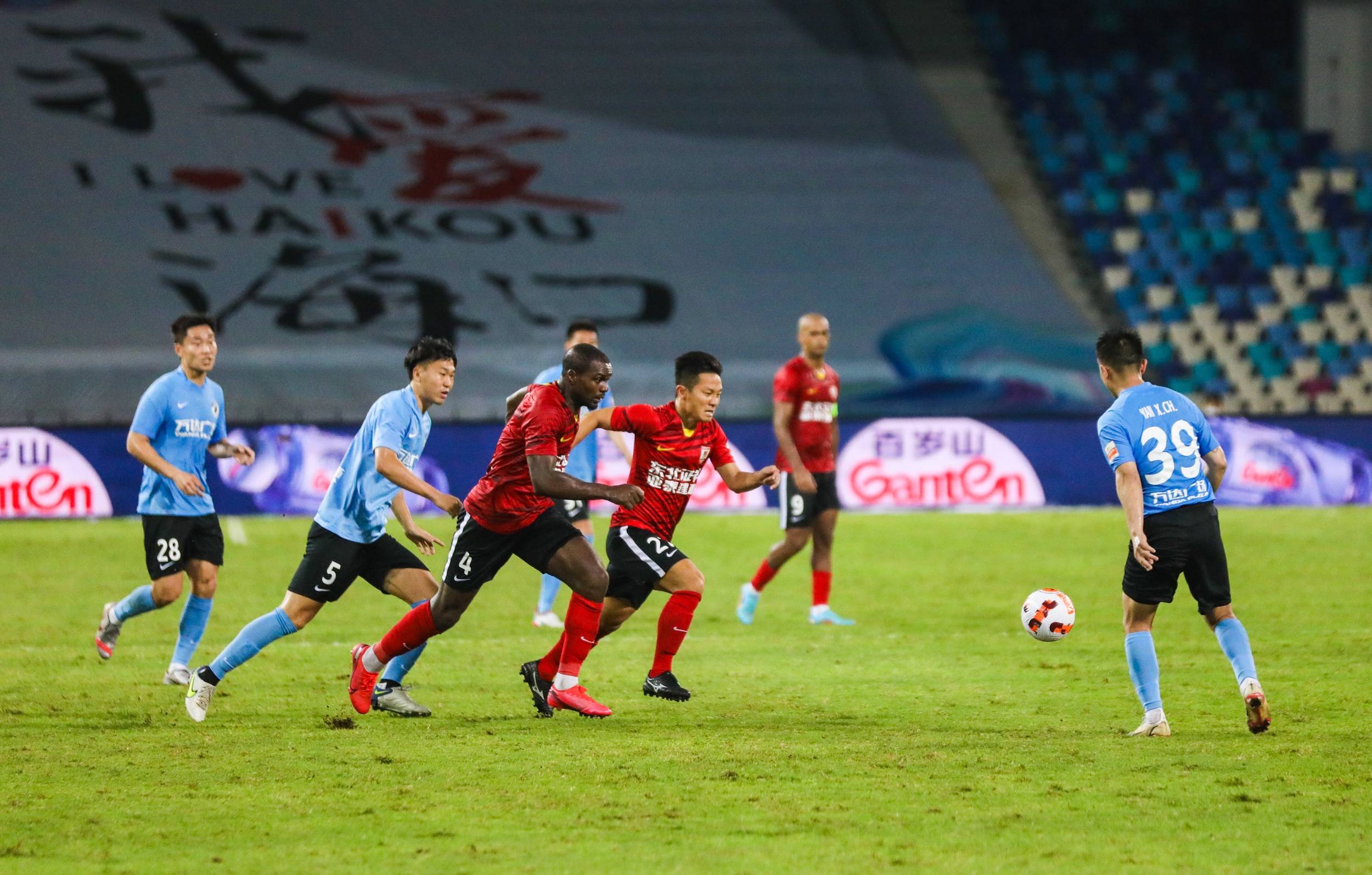 在对阵黄蜂 在对阵黄蜂