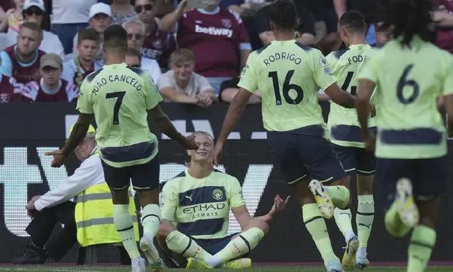 欧联替补出场，范佩西儿子沙奎尔在父亲手下完成费耶诺德首秀